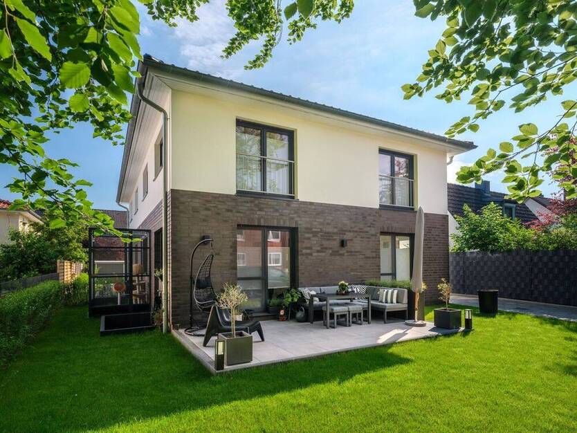 Niendorf . Bestlage . Neubau eines exklusiven Doppelhaushauses mit Wärmepumpe (A+)