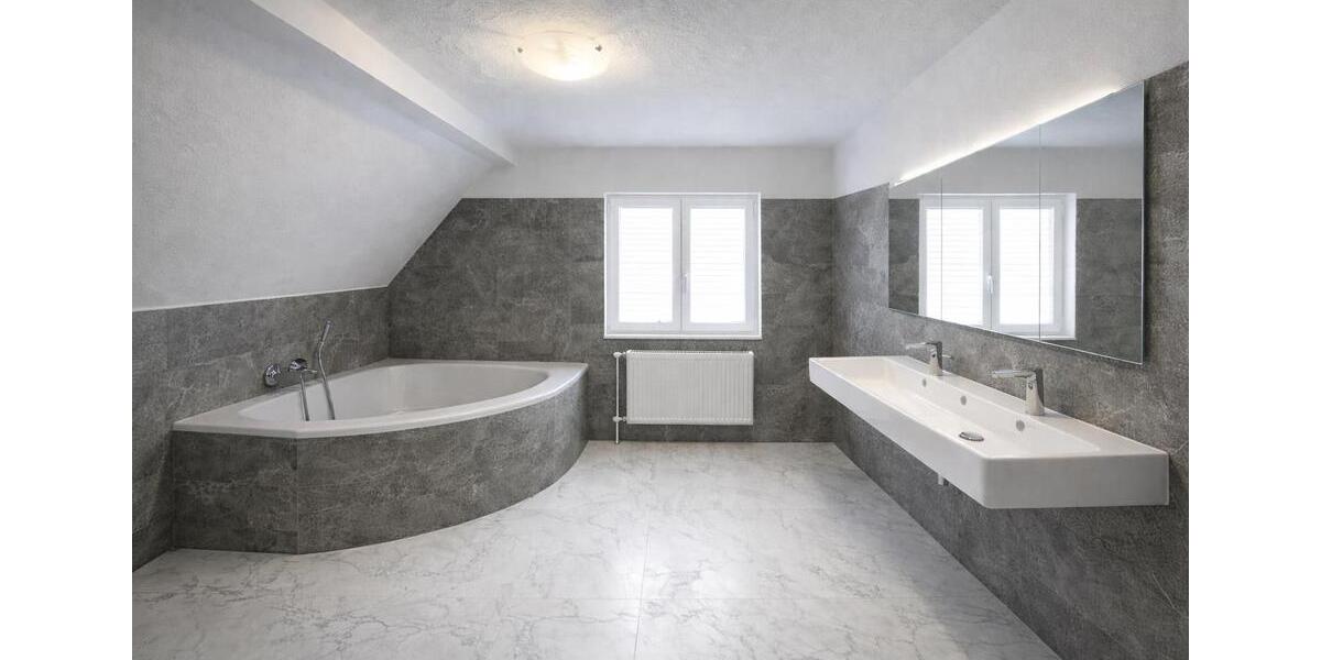 Doppelhaushälfte Eschwege - 4 Zimmer, 118 m&sup2;, 1.300&euro; | Angebot:26289949