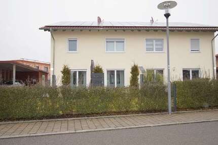 Haus zum Mieten in Sünching 1.200 € 142.21 m² 4 zimmer