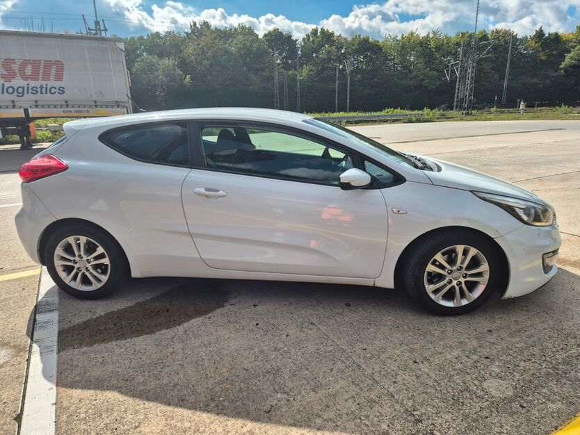 Kia pro ceed / ProCeed 157.000 km 5.200 € München 81677