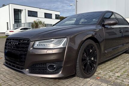Audi A8 149.996 km 29.900 € Troisdorf 53842