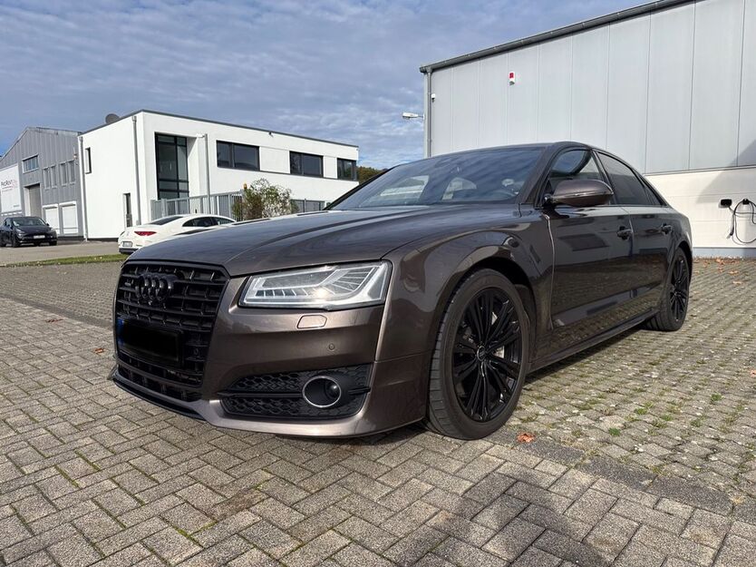 Audi A8 149.996 km 29.900 € Troisdorf 53842
