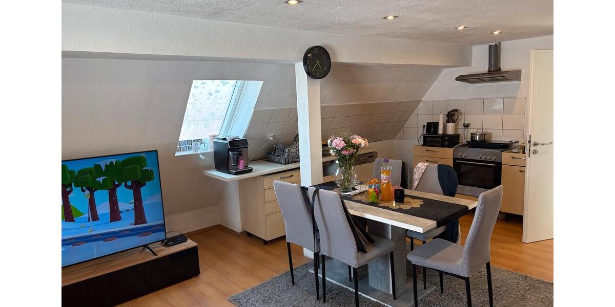 Dachgeschoßwohnung Hechingen - 3 Zimmer, 80 m&sup2;, 700&euro; | Angebot:25404777