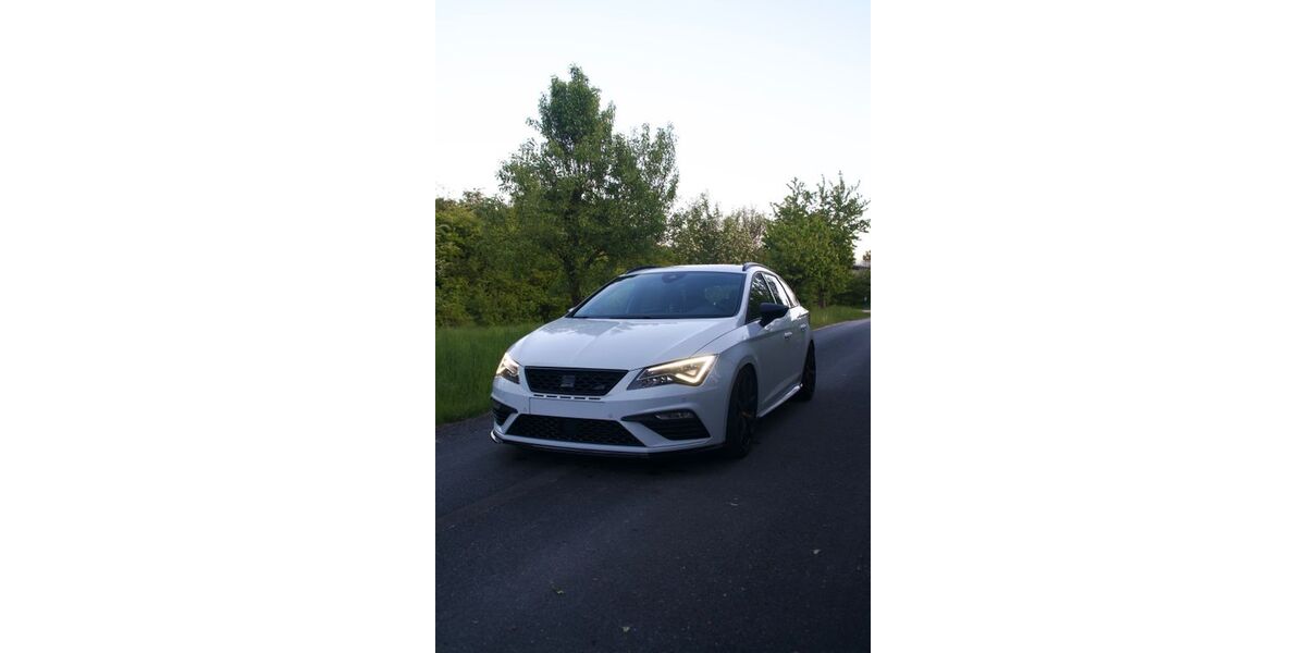 Seat Leon 118.500 km 19.500 &euro; Tappenbeck 38479