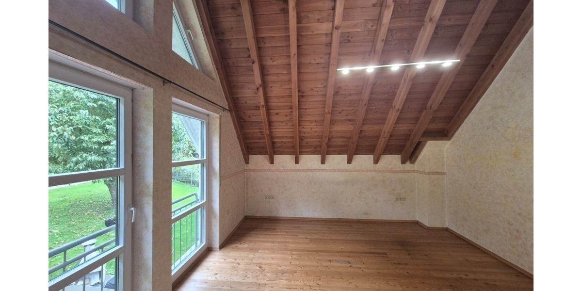 Gepflegte, großzügige 2-Etagen-Wohnung mit Kamin & Carport zu vermieten – wohnen wie im eigenen Haus 5 zimmer