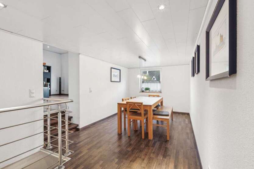 Haus zum Kaufen in Hünfelden-Dauborn 424.000 € 218 m²
