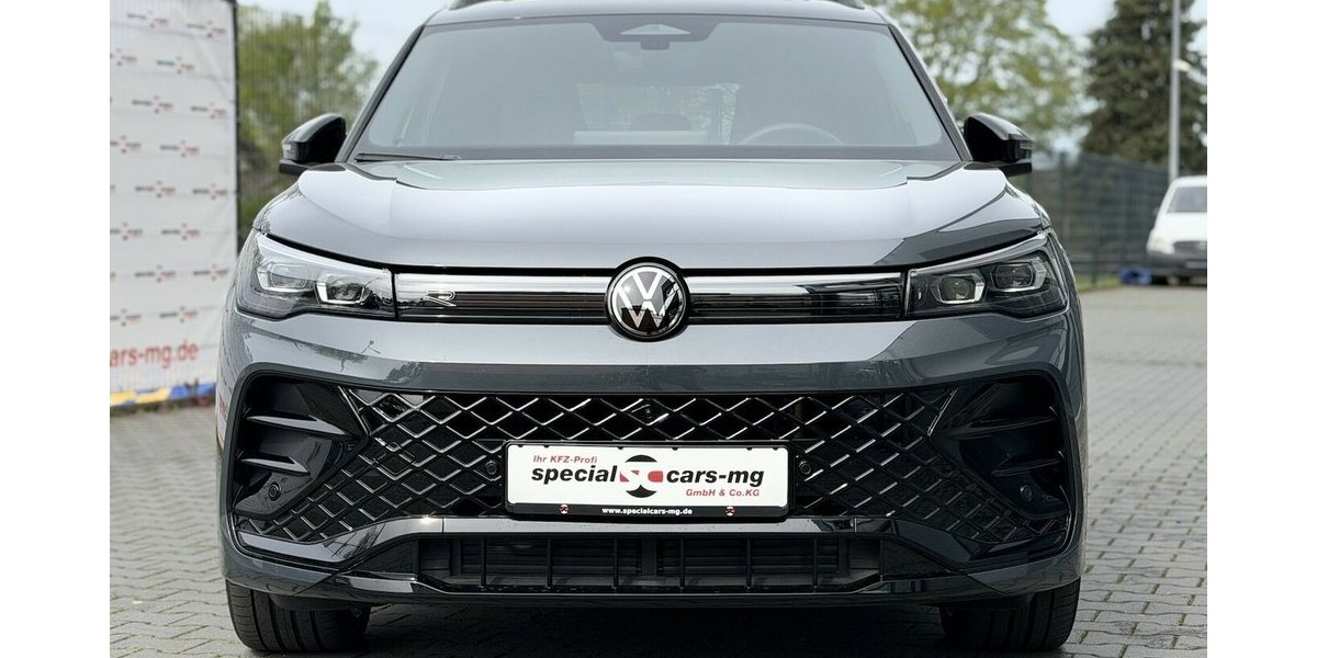 VW Tiguan R-Line/Pano/Memory/HUD/360°/Keyless 5.990 km 48.990 &euro; Mönchengladbach 41066