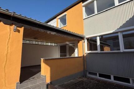 Haus Bad Windsheim - 4 Zimmer, 105 m&sup2;, 1.050&euro; | Angebot:24715188