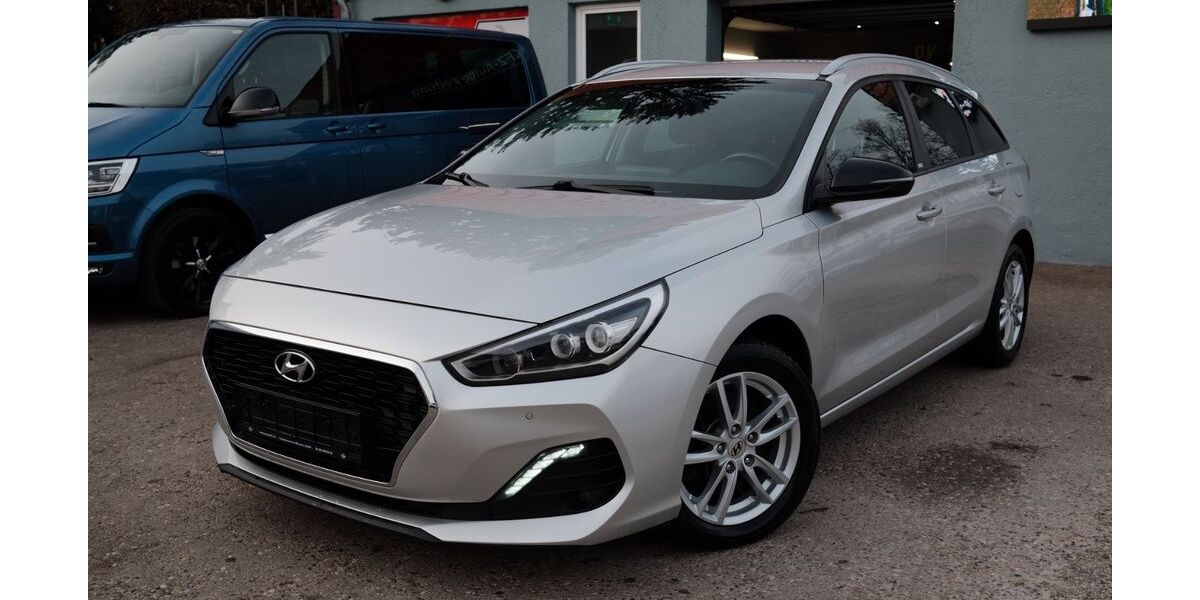 Hyundai i30 232.258 km 8.000 € München 81249