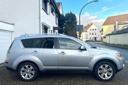 Mitsubishi Outlander 172.000 km 6.900 € Brühl 50321