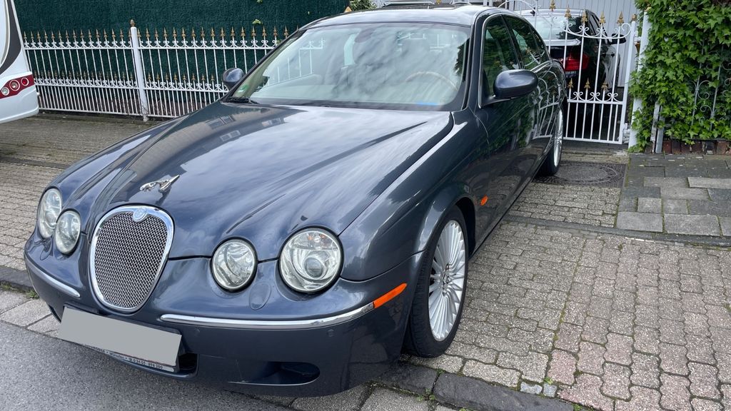 Jaguar S-Type 148.000 km 5.850 &euro; Aachen 52080