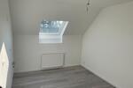 Dachgeschoßwohnung Solingen Aufderhöhe - 4 Zimmer, 80 m&sup2;, 950&euro; | Angebot:25755324