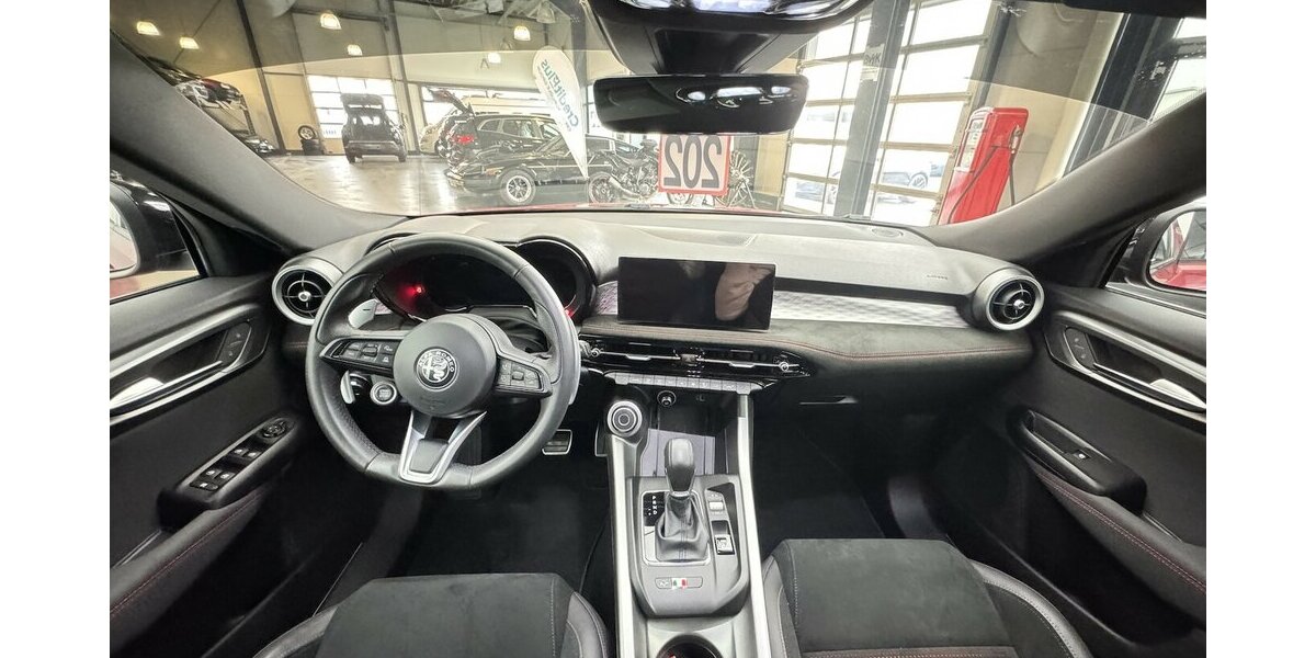 Alfa Romeo Tonale 1.5 VGT Veloce 48 V Hybrid LED 7.900 km 26.480 &euro; Lich 35423