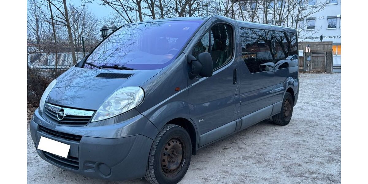 Opel Vivaro 195.000 km 7.990 &euro; Nürnberg 90439