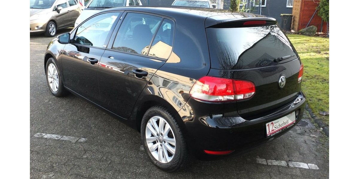 VW Golf STYLE TIPTRONIC KLIMAAUT 5-TÜRIG PARKPILOT 146.255 km 8.408 &euro; Köln 50858