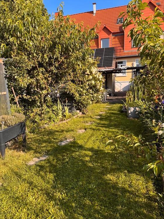 Charmantes Reihenmittelhaus mit Garten in ruhiger Lage von Leuna