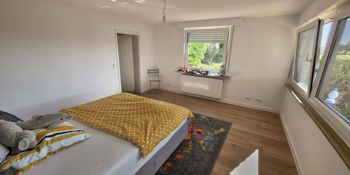 Bungalow Pforzheim Nordstadt - 6 Zimmer, 171 m&sup2;, 2.200&euro; | Angebot:26277512