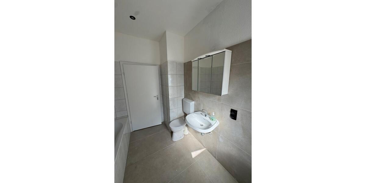 Erdgeschoßwohnung Hennef (Sieg) - 3 Zimmer, 80 m&sup2;, 1.000&euro; | Angebot:25405158