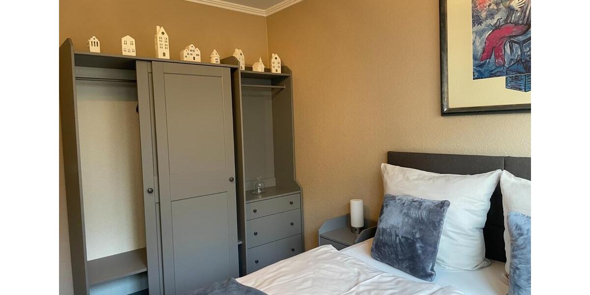 Einfamilienhaus Hage - 7 Zimmer, 120 m&sup2;, 1.200&euro; | Angebot:25377013