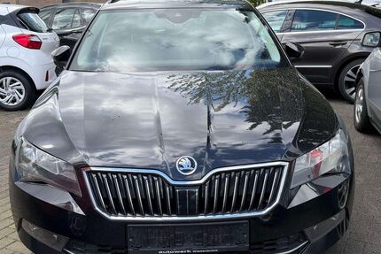 Skoda Superb 273.000 km 7.888 &euro; Bielefeld 33647