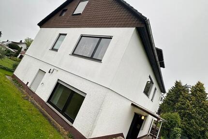 Haus Friedberg (Hessen) - 11 Zimmer, 200 m&sup2;, 810.000&euro; | Angebot:26090917