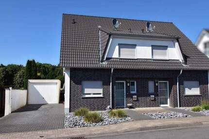 Moderne, junge Doppelhaushälfte mit Garage in naturnaher Lage 4 zimmer