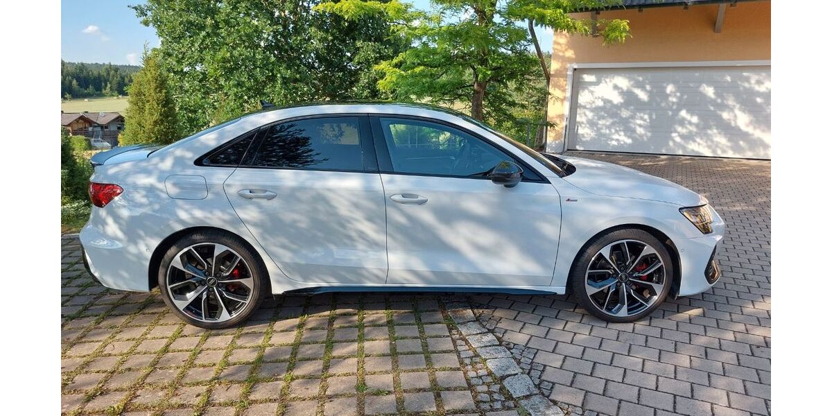 Audi A3 5.600 km 37.900 &euro; Ihrlerstein 93346