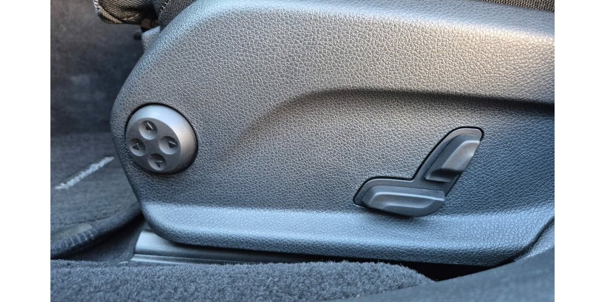 Mercedes-Benz E 400 d T 4M Standheizung, Rückfahrkamera, AHK, Co 200.000 km 19.890 &euro; Rodgau 63110