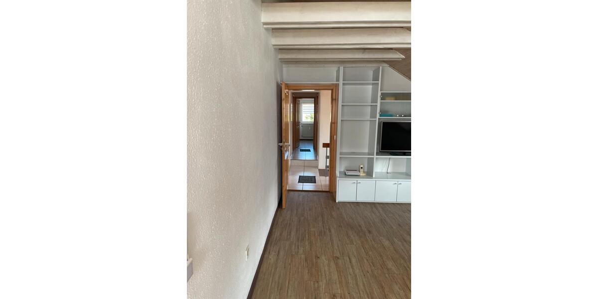 Dachgeschoßwohnung Villingen-Schwenningen Schwenningen - 3 Zimmer, 95 m&sup2;, 1.150&euro; | Angebot:26288219