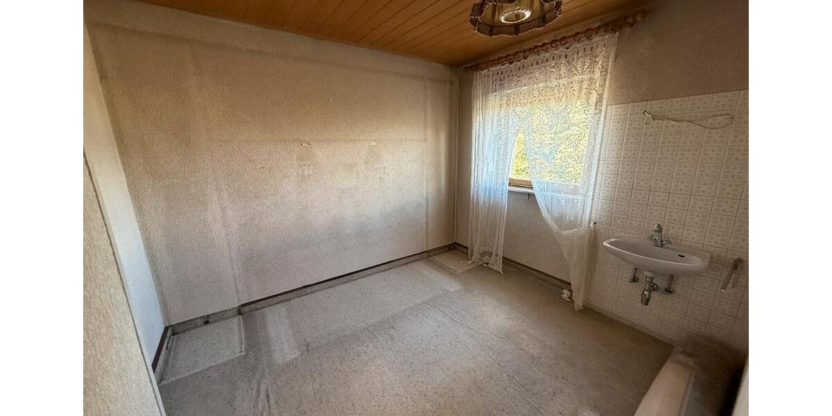 Reihenhaus Saarbrücken St. Arnual - 7 Zimmer, 135 m&sup2;, 325.000&euro; | Angebot:26310346