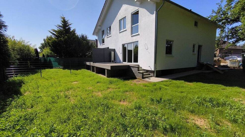 Einzugsfertig! NEUBAU! Idyllisch am Bach! Eine Doppelhaushälfte!