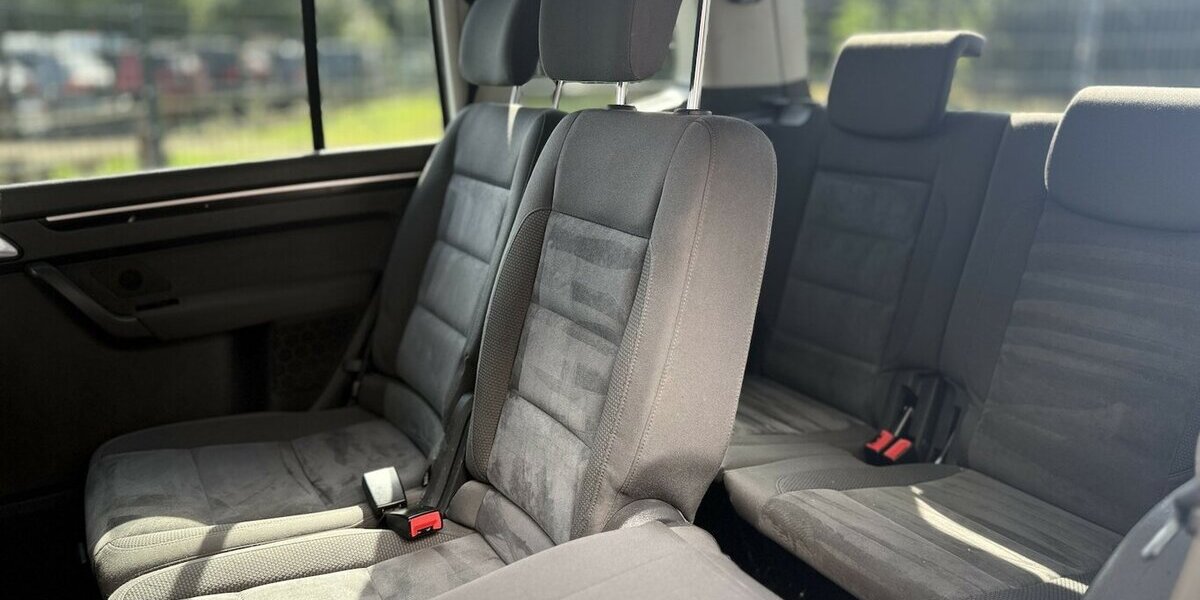 VW Touran Highline / Navi / 7 Sitze / Klima / AHK 255.000 km 7.190 &euro; Mönchengladbach 41066