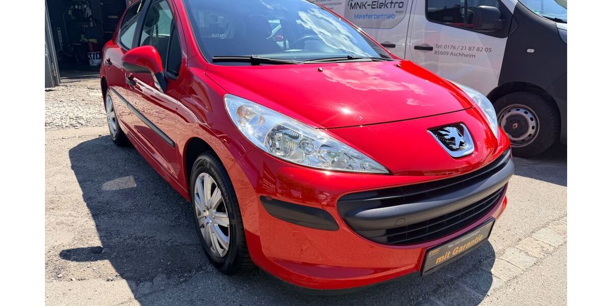 Peugeot 207 92.000 km 2.990 &euro; München 81825