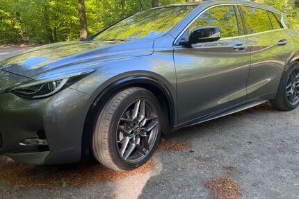 INFINITI Q30 145.000 km 18.900 &euro; Schmitten 61389