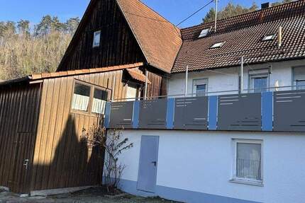Einfamilienhaus mit Garagen, Scheune und weiterem Ausbaupotenzial 8 zimmer