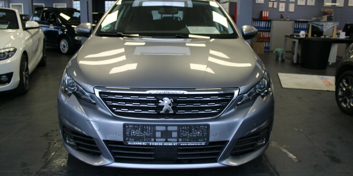 Peugeot 308 1.5 BlueHDi Allure Pack 61.193 km 13.980 &euro; Euskirchen 53881
