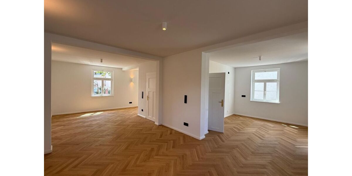 Mehrfamilienhaus oder für 1 Familie: Stilaltbau-Villa komplett-saniert mit Garten, Hof und Stall - Einfamilienhaus Pfungstadt | Angebot:26348399
