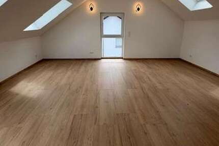 Wohnung Ketsch - 3 Zimmer, 125 m&sup2;, 1.200&euro; | Angebot:27087552