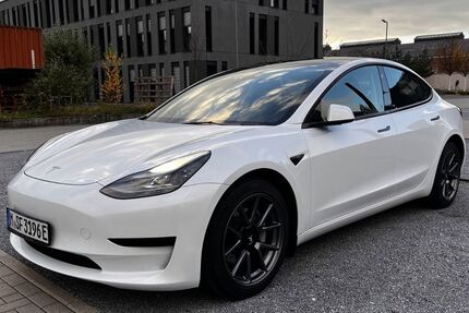 Tesla Model 3 48.000 km 23.600 € Aachen 52064