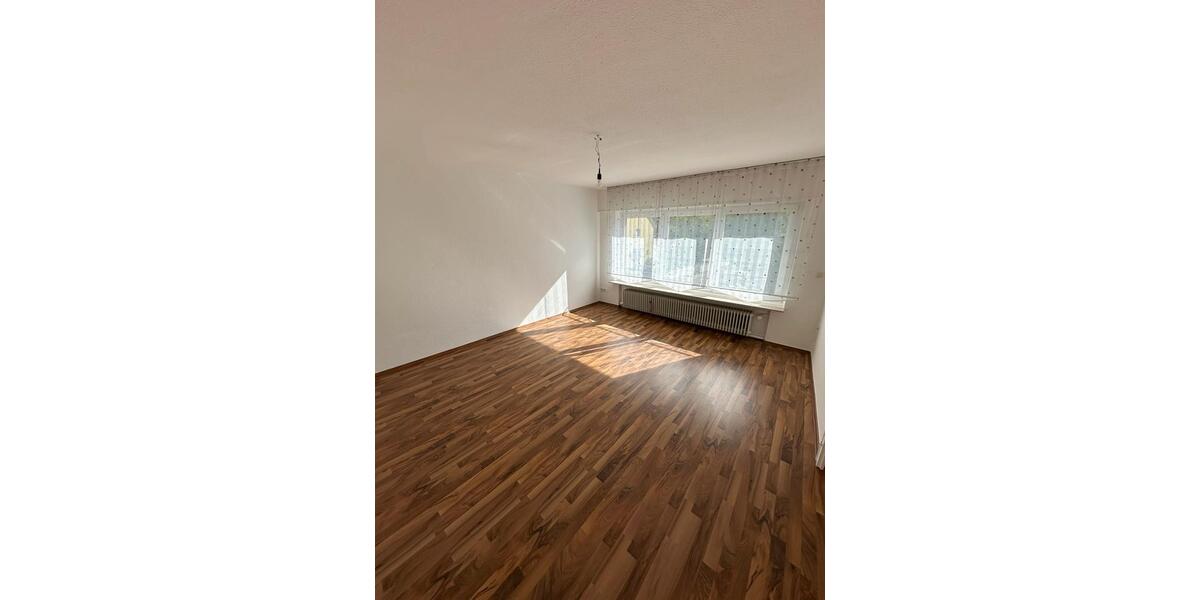 Etagenwohnung Sandhausen - 3 Zimmer, 85 m&sup2;, 1.200&euro; | Angebot:26420809