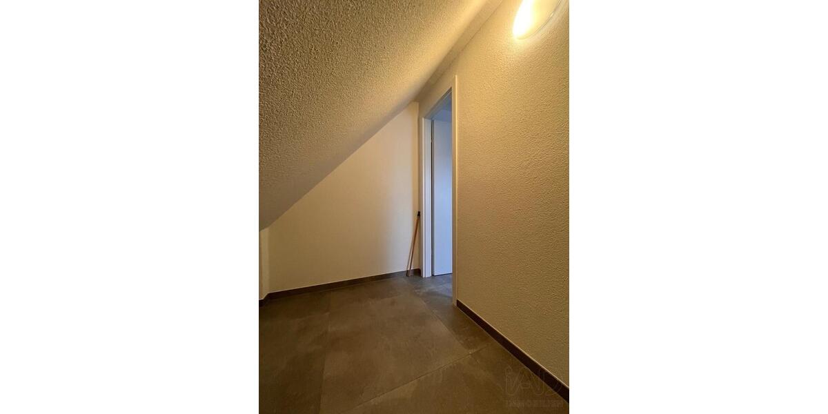 Doppelhaushälfte Zwickau - 3 Zimmer, 95 m&sup2;, 1.250&euro; | Angebot:25395037