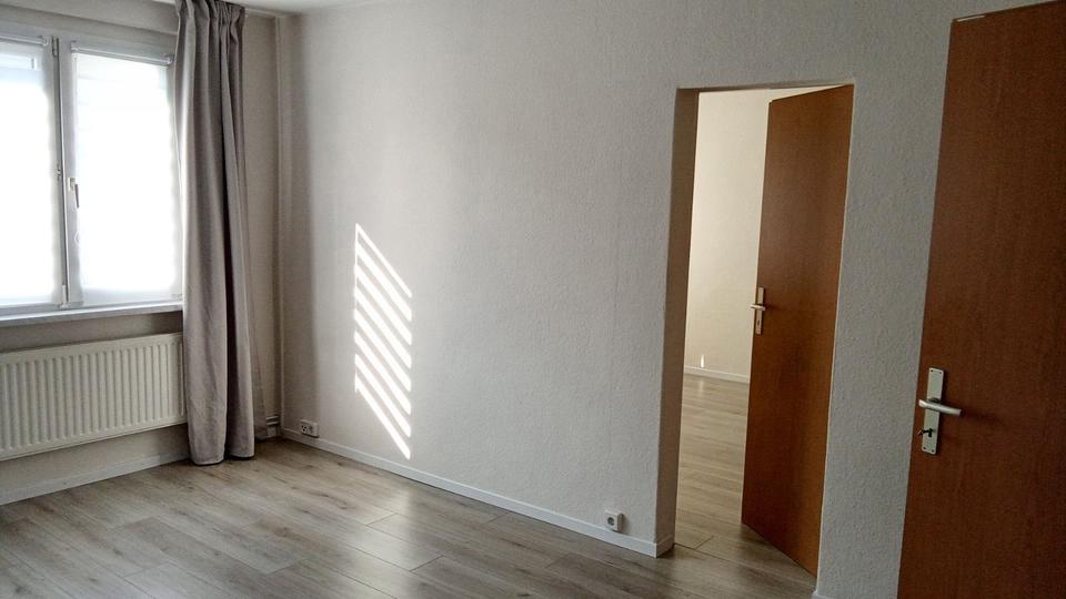 Etagenwohnung Limbach-Oberfrohna Oberfrohna - 2 Zimmer, 47 m&sup2;, 41.000&euro; | Angebot:26251050