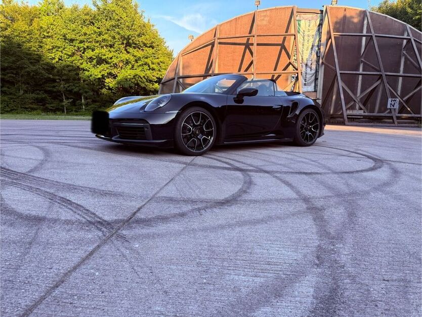 992