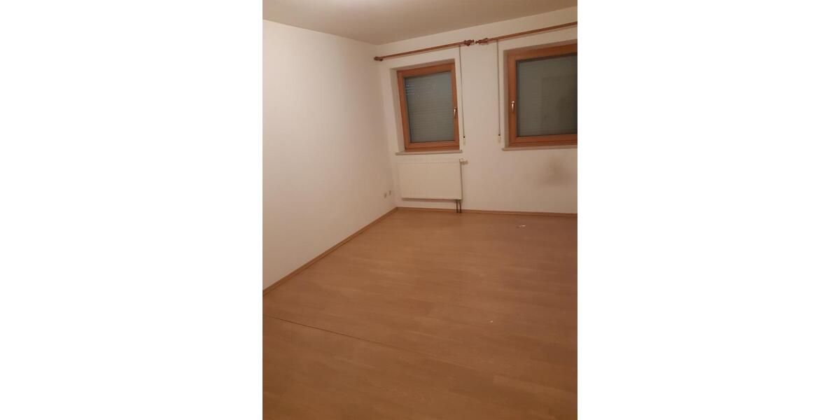 Etagenwohnung Trostberg - 3 Zimmer, 106 m&sup2;, 870&euro; | Angebot:26630182