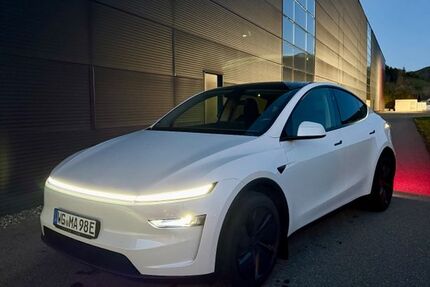 Tesla Model Y 1.714 km 53.500 € Isny im Allgäu 88316