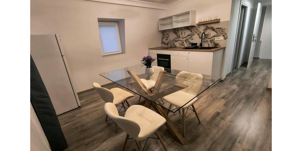 Etagenwohnung Kronach - 6 Zimmer, 150 m&sup2;, 1.000&euro; | Angebot:26567516