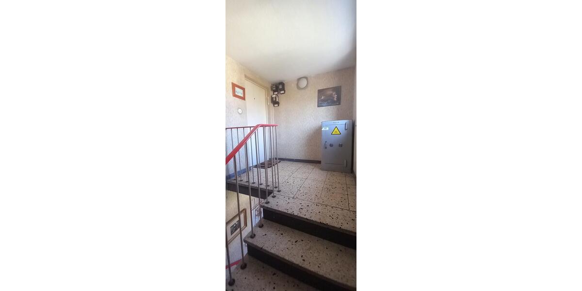 Dachgeschoßwohnung Saarbrücken West - 2 Zimmer, 47 m&sup2;, 67.800&euro; | Angebot:27152854