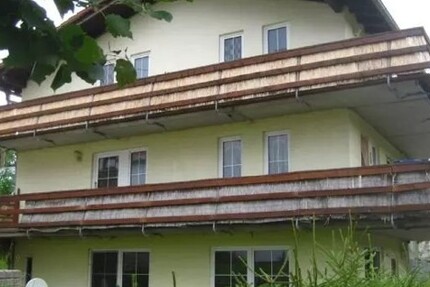 Dreifamilienhaus mit separaten Mietereingängen 9 zimmer