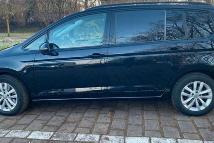 VW Touran 82.334 km 21.750 &euro; Henstedt-Ulzburg 24558