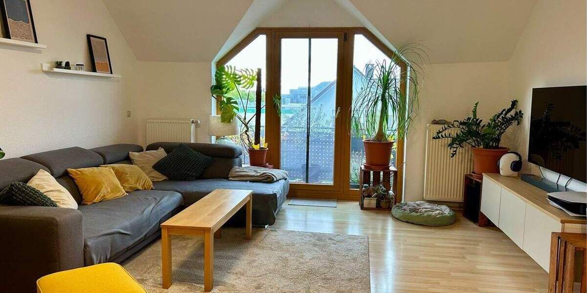 Ihr neues Zuhause im Dachgeschoss...Sonnige 3-Zimmer-DG-Wohnung in Höchstadt 3 zimmer